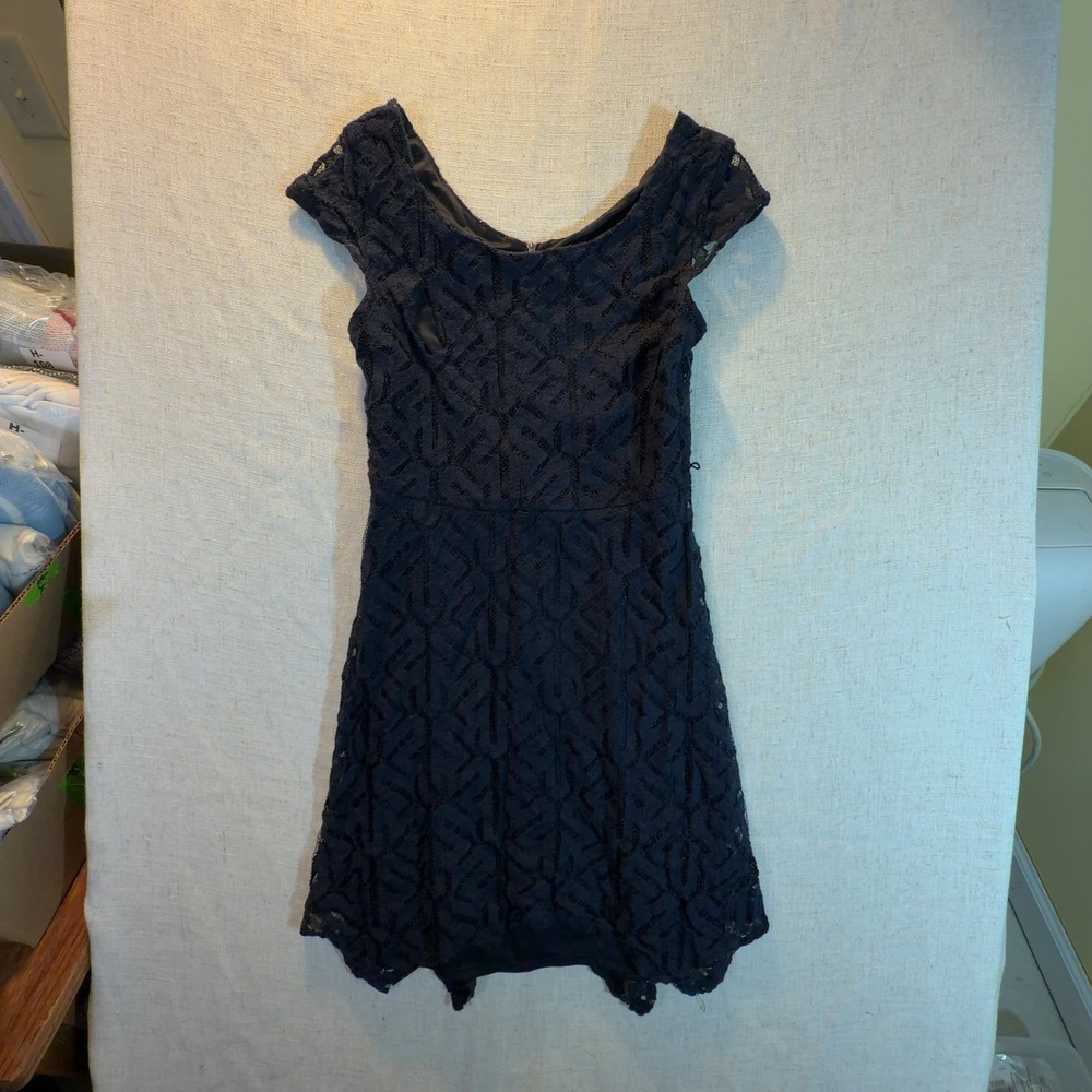AGB Dress Navy Blue Lace Fit Flare Cap Sleeve Women's Size Small